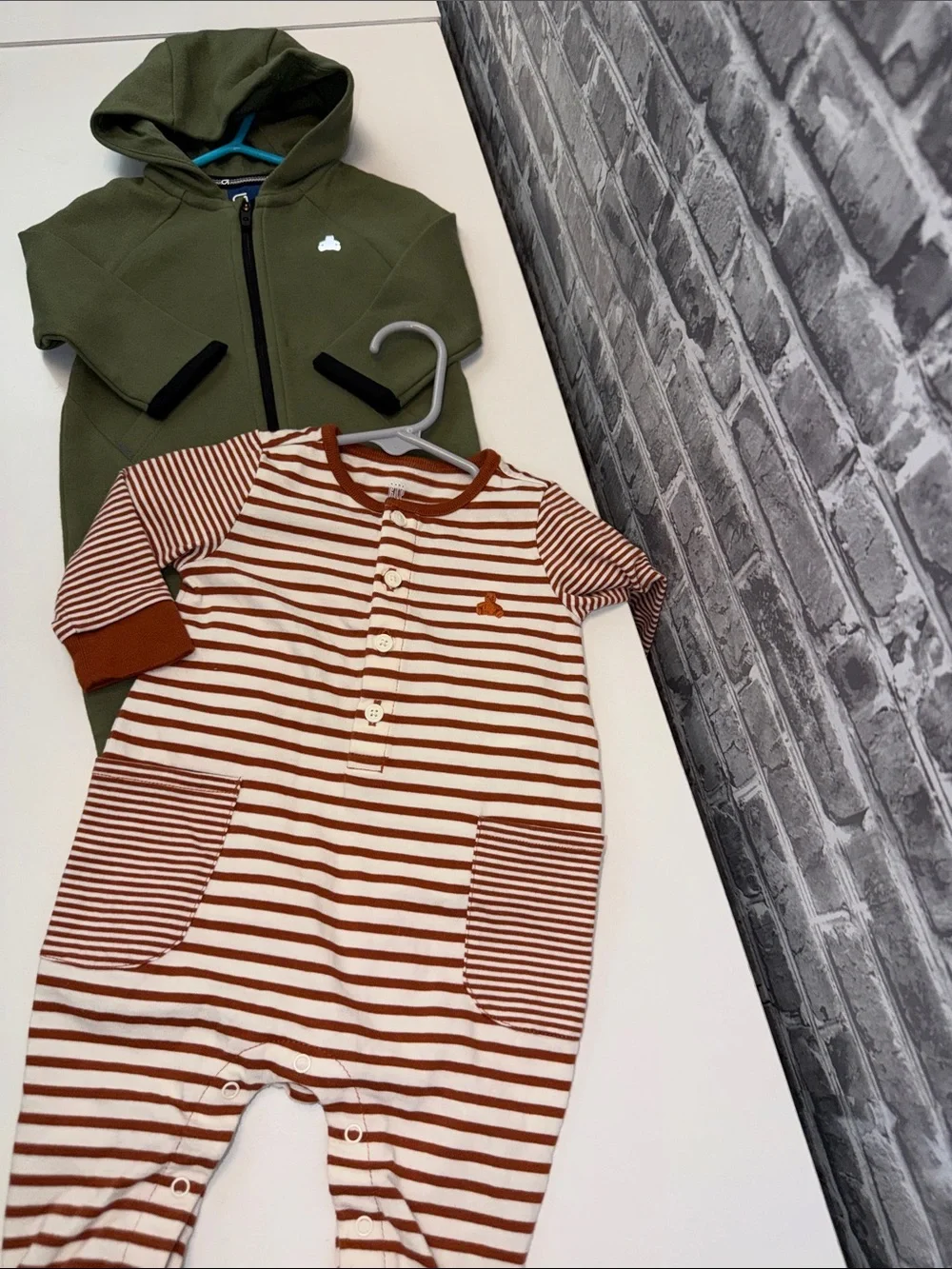 GAP cozy olive